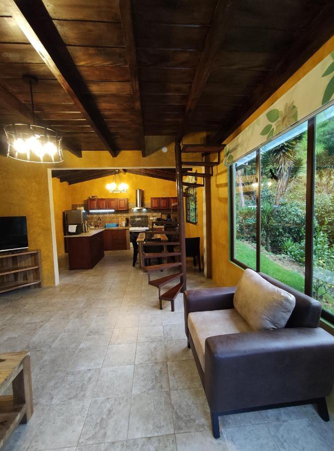 "Casa Verde" En Banos De Agua Santa Con Vista Al Volcan Tungurahua Zewnętrze zdjęcie